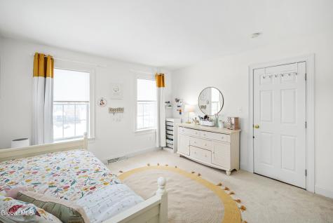 241 Mohawk Trail Niskayuna NY 12309