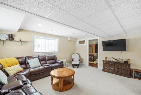 241 Mohawk Trail Niskayuna NY 12309