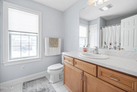 241 Mohawk Trail Niskayuna NY 12309