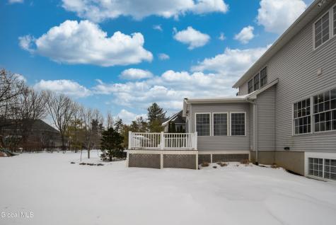 241 Mohawk Trail Niskayuna NY 12309