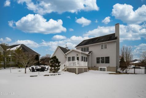 241 Mohawk Trail Niskayuna NY 12309