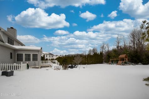 241 Mohawk Trail Niskayuna NY 12309