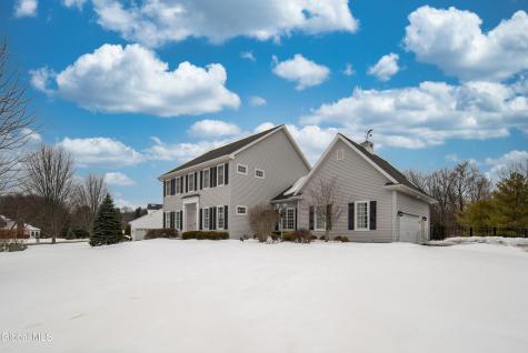 241 Mohawk Trail Niskayuna NY 12309