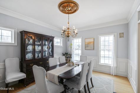 241 Mohawk Trail Niskayuna NY 12309