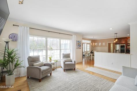 241 Mohawk Trail Niskayuna NY 12309