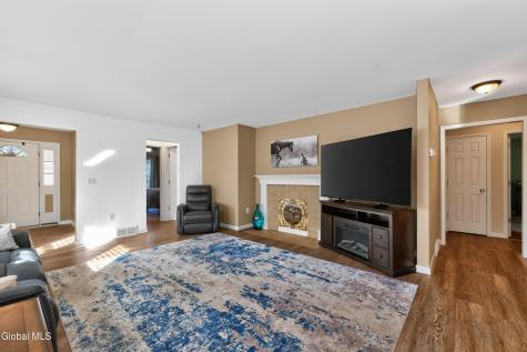 8 Slatestone Drive Scotia NY 12302