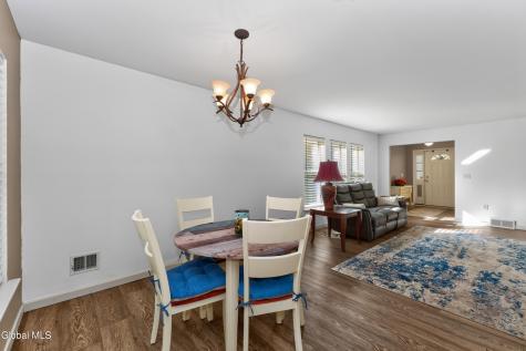 8 Slatestone Drive Scotia NY 12302