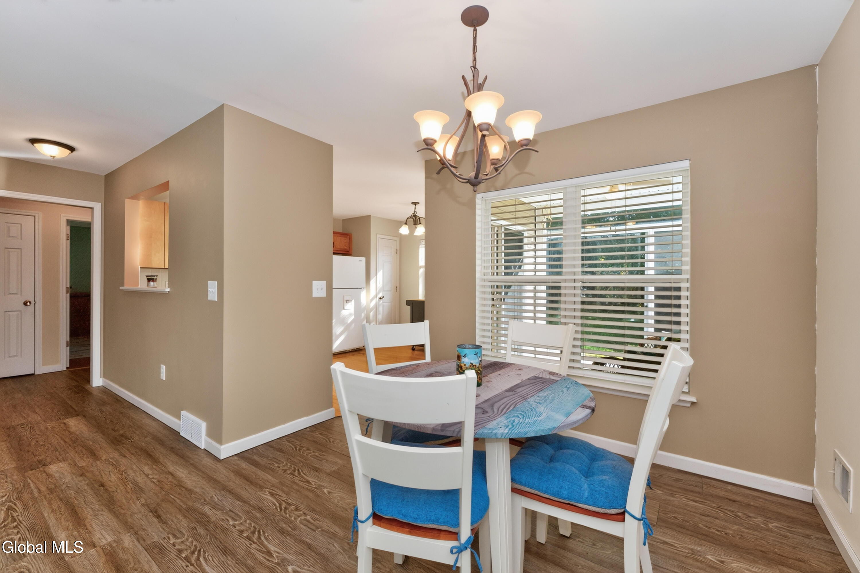 8 Slatestone Drive Scotia NY 12302