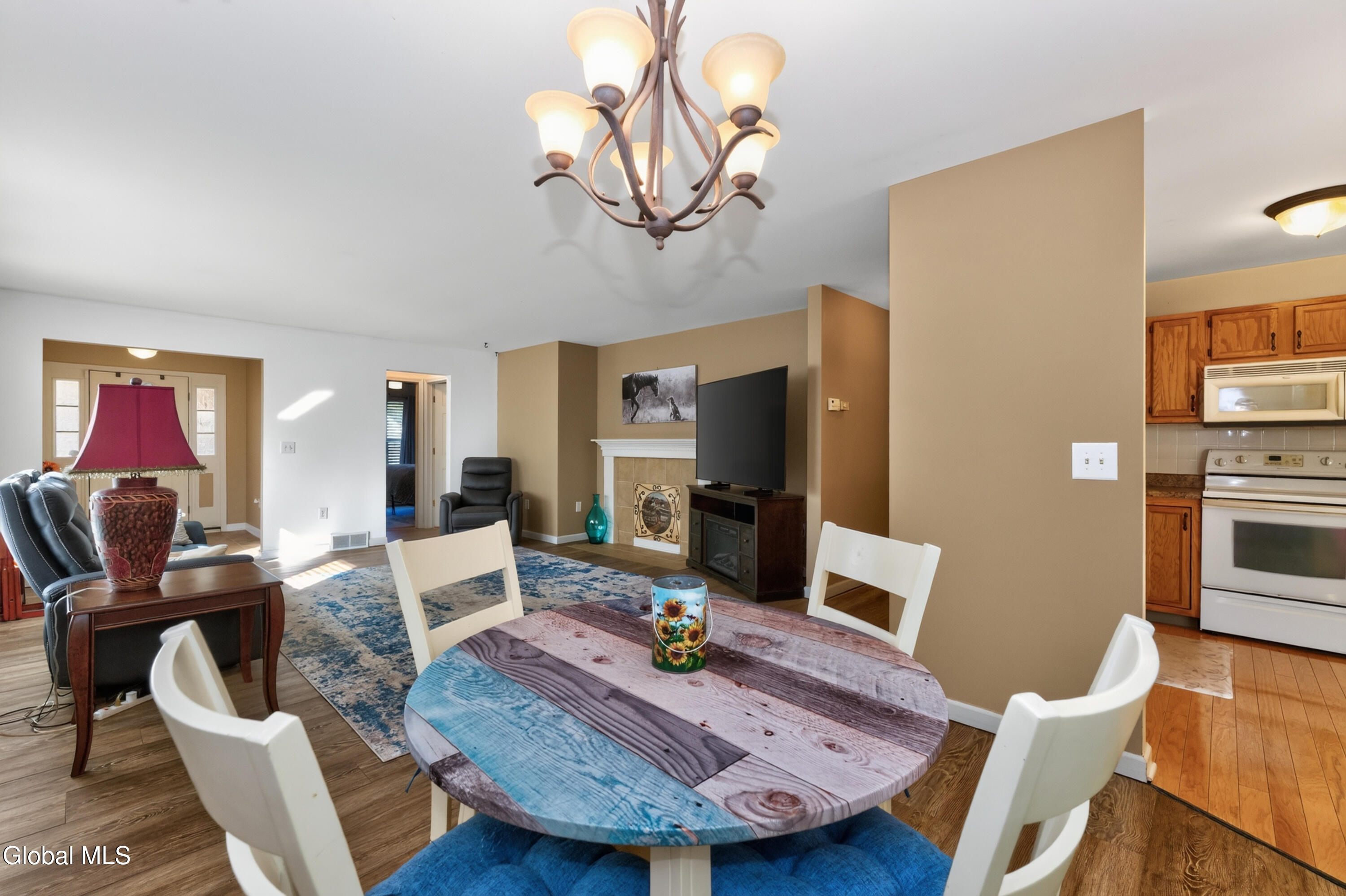 8 Slatestone Drive Scotia NY 12302
