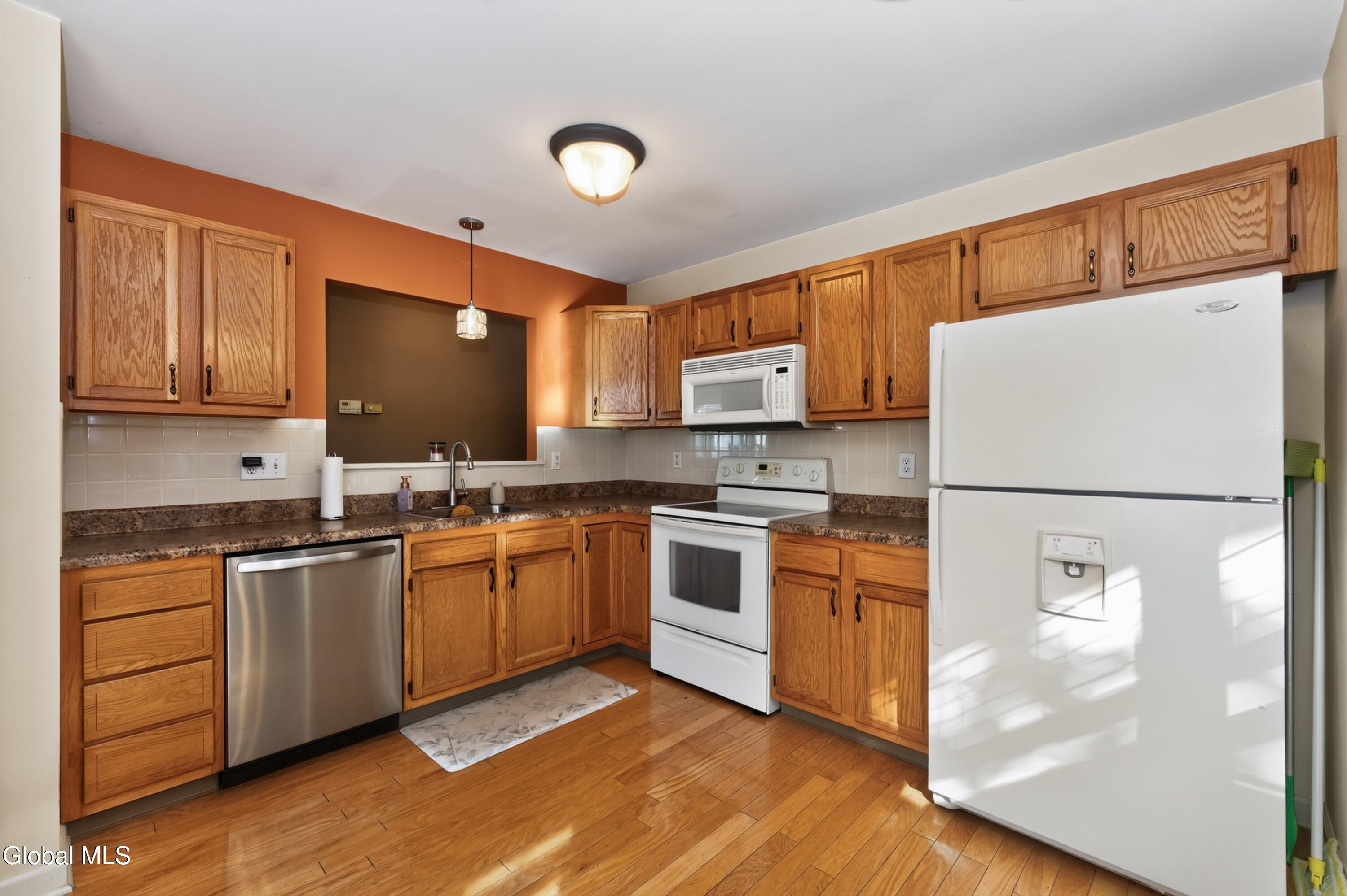 8 Slatestone Drive Scotia NY 12302