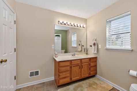 8 Slatestone Drive Scotia NY 12302