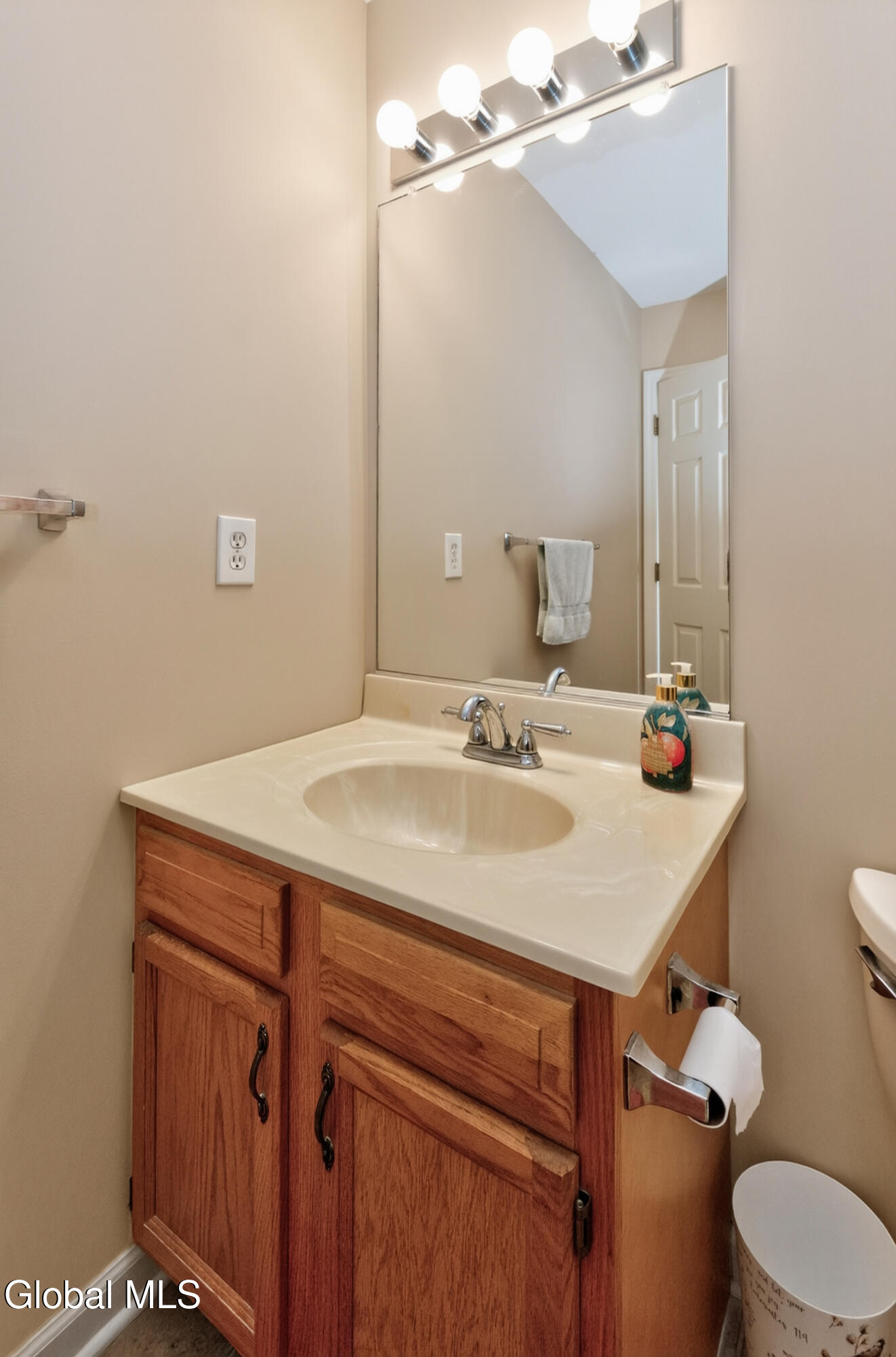 8 Slatestone Drive Scotia NY 12302