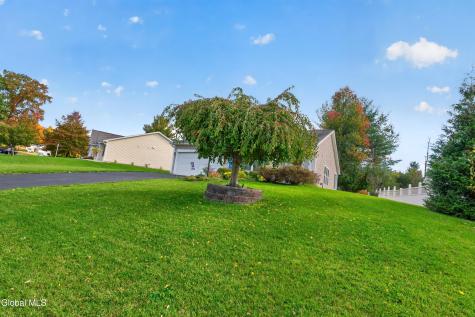 8 Slatestone Drive Scotia NY 12302