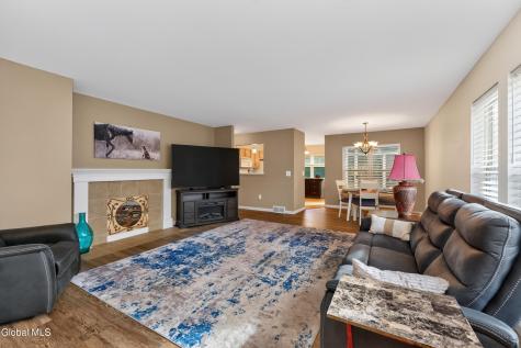 8 Slatestone Drive Scotia NY 12302