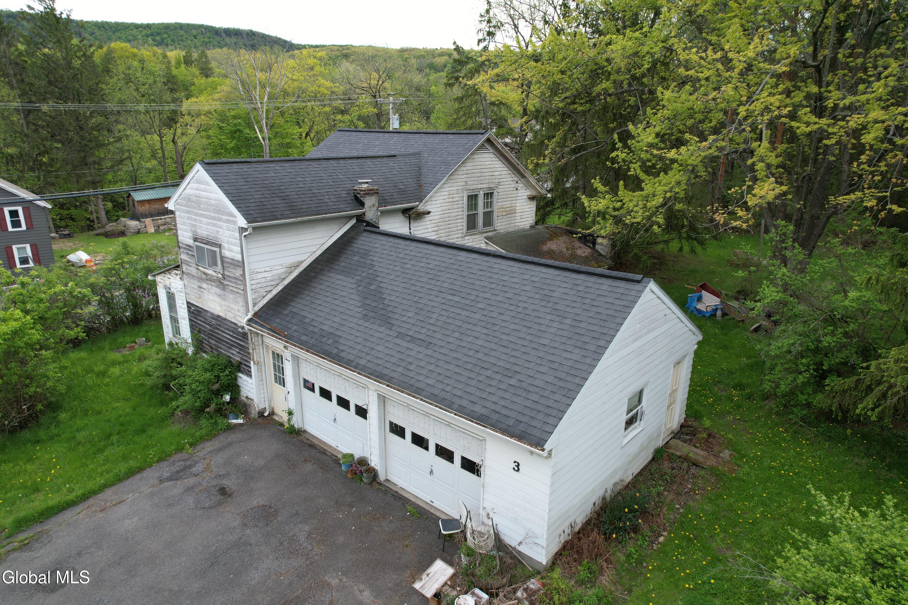 3 Agawam Lane Altamont NY 12009