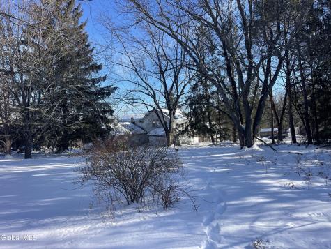 3 Agawam Lane Altamont NY 12009