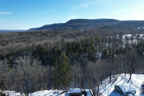 3 Agawam Lane Altamont NY 12009