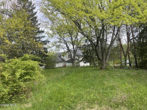 3 Agawam Lane Altamont NY 12009