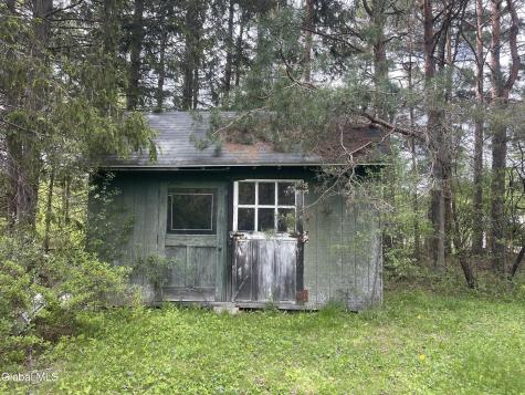 3 Agawam Lane Altamont NY 12009