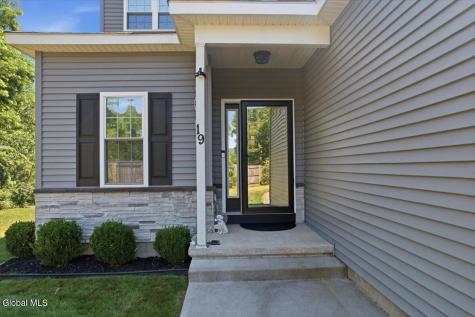 19 Highpointe Drive Queensbury NY 12804