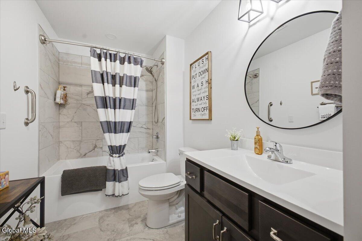 19 Highpointe Drive Queensbury NY 12804