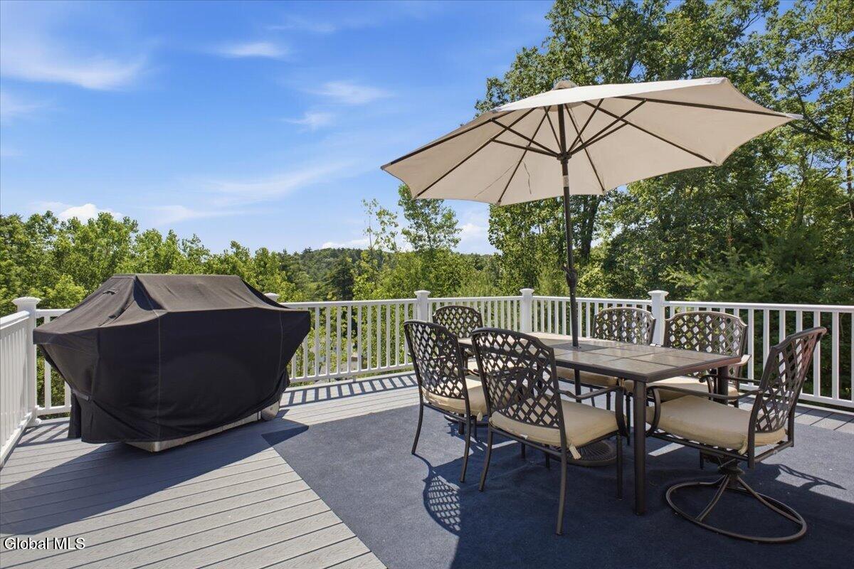 19 Highpointe Drive Queensbury NY 12804