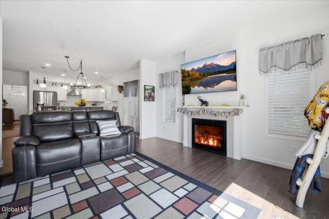 19 Highpointe Drive Queensbury NY 12804