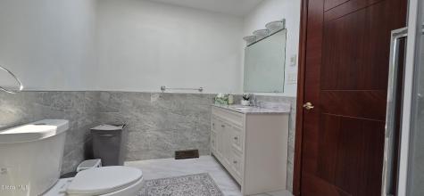 16 Warwick Way Niskayuna NY 12309