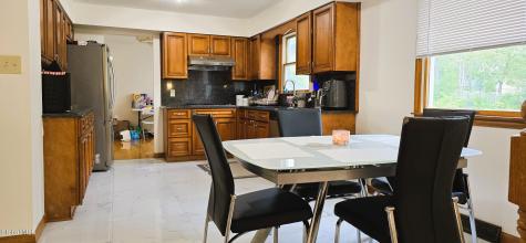 16 Warwick Way Niskayuna NY 12309