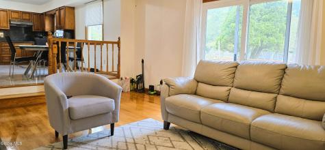 16 Warwick Way Niskayuna NY 12309