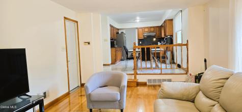 16 Warwick Way Niskayuna NY 12309