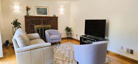 16 Warwick Way Niskayuna NY 12309