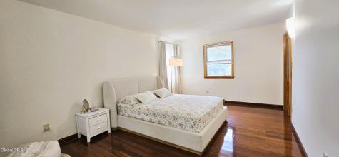 16 Warwick Way Niskayuna NY 12309