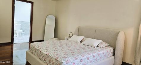 16 Warwick Way Niskayuna NY 12309