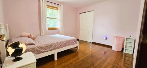 16 Warwick Way Niskayuna NY 12309