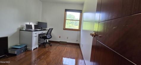 16 Warwick Way Niskayuna NY 12309