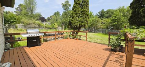 16 Warwick Way Niskayuna NY 12309