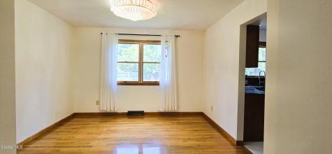 16 Warwick Way Niskayuna NY 12309