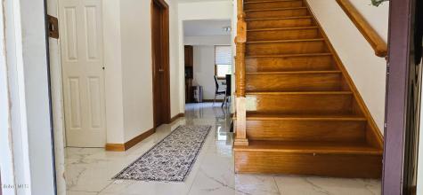 16 Warwick Way Niskayuna NY 12309