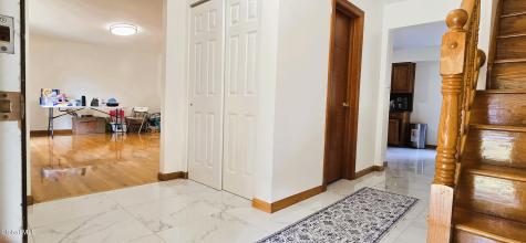 16 Warwick Way Niskayuna NY 12309