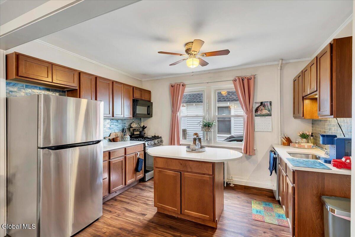 1075 Keyes Avenue Schenectady NY 12309