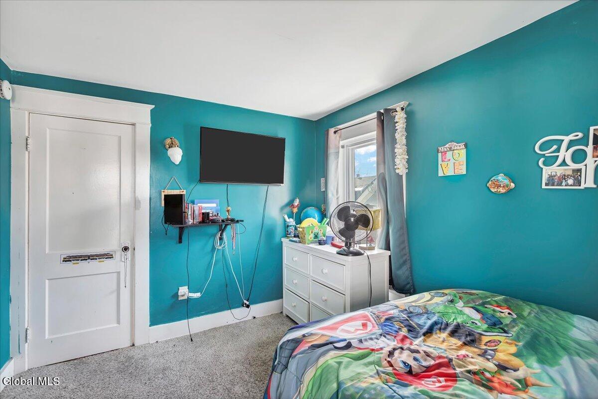1075 Keyes Avenue Schenectady NY 12309