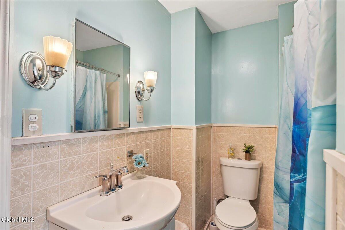 1075 Keyes Avenue Schenectady NY 12309