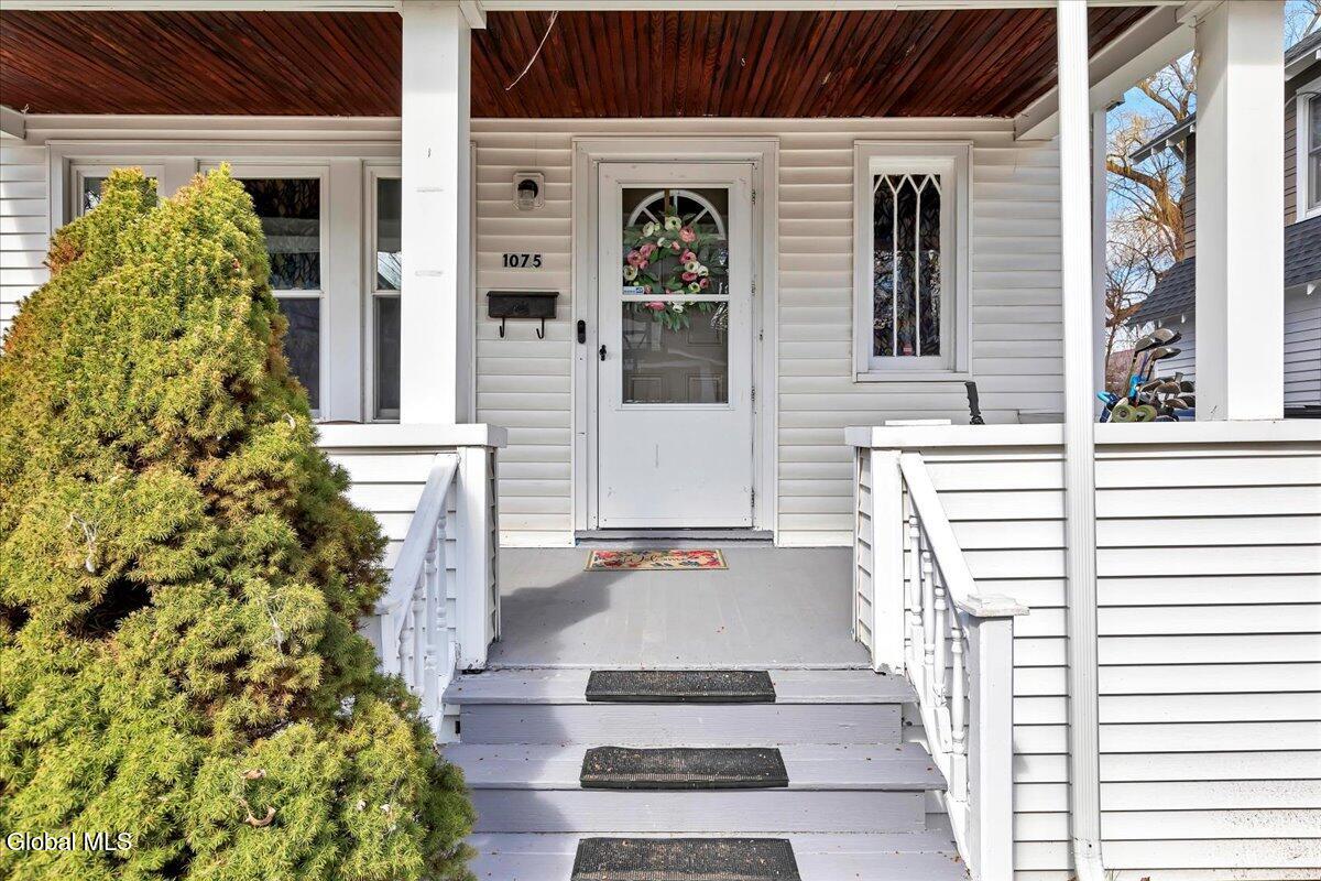 1075 Keyes Avenue Schenectady NY 12309
