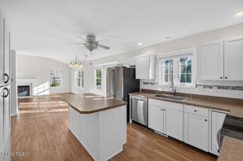 13 Kelly Lane Halfmoon NY 12065