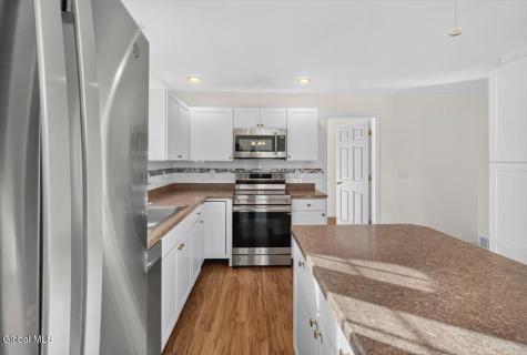 13 Kelly Lane Halfmoon NY 12065