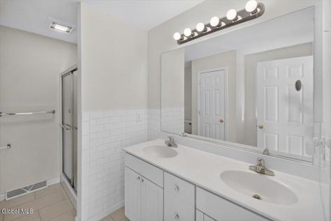 13 Kelly Lane Halfmoon NY 12065