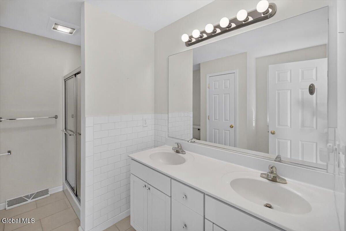 13 Kelly Lane Halfmoon NY 12065