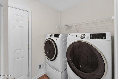 13 Kelly Lane Halfmoon NY 12065