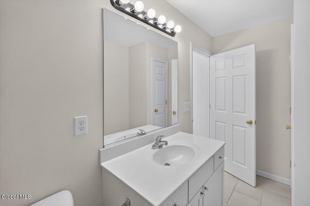 13 Kelly Lane Halfmoon NY 12065